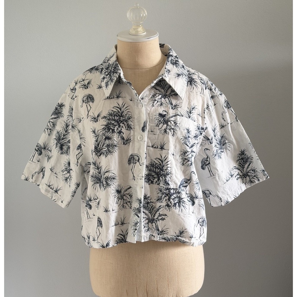 Hunter Bell Cropped Button Up Shirt Ivory Blue Tropical Flamingo Palm Size L